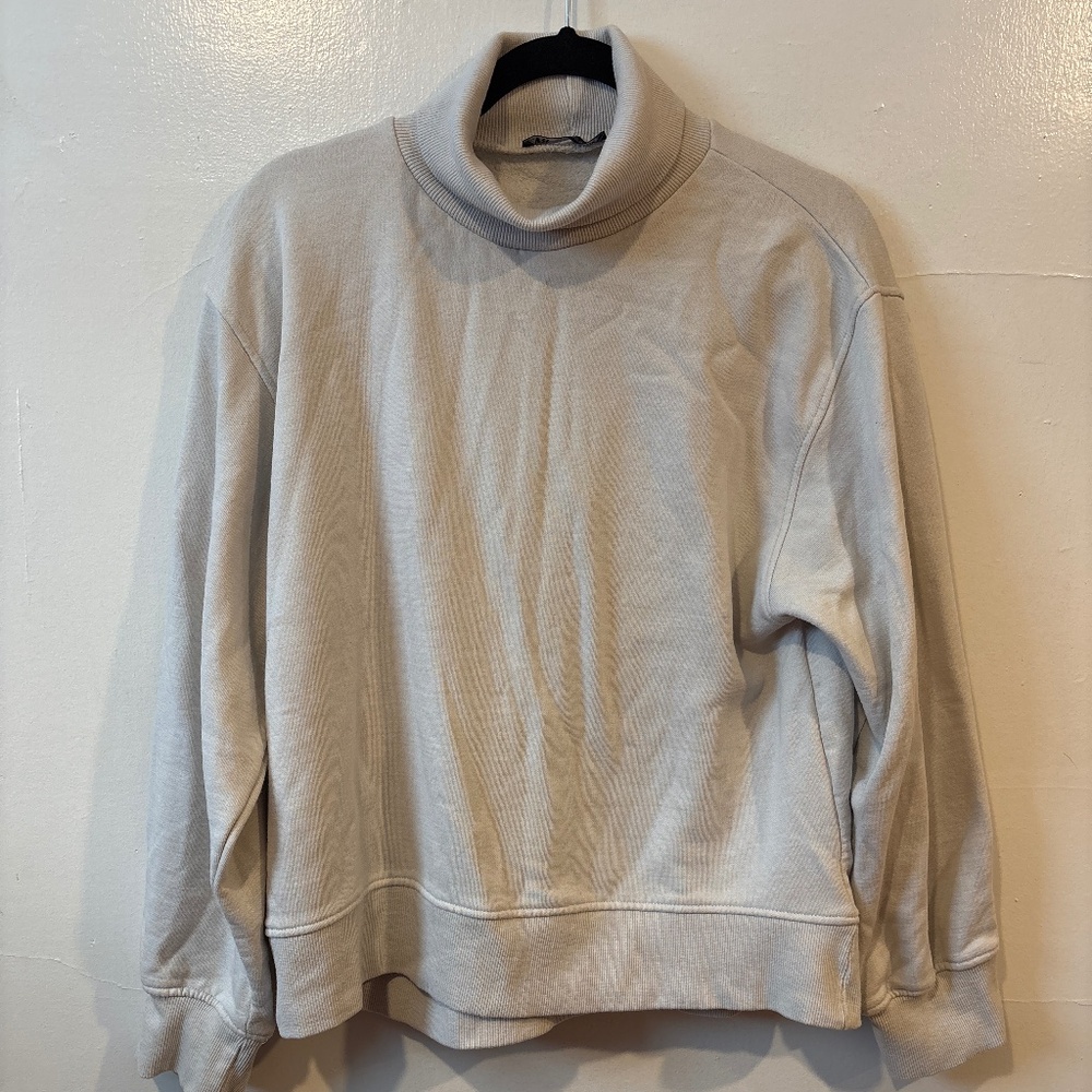 Turtle neck sweatshirt